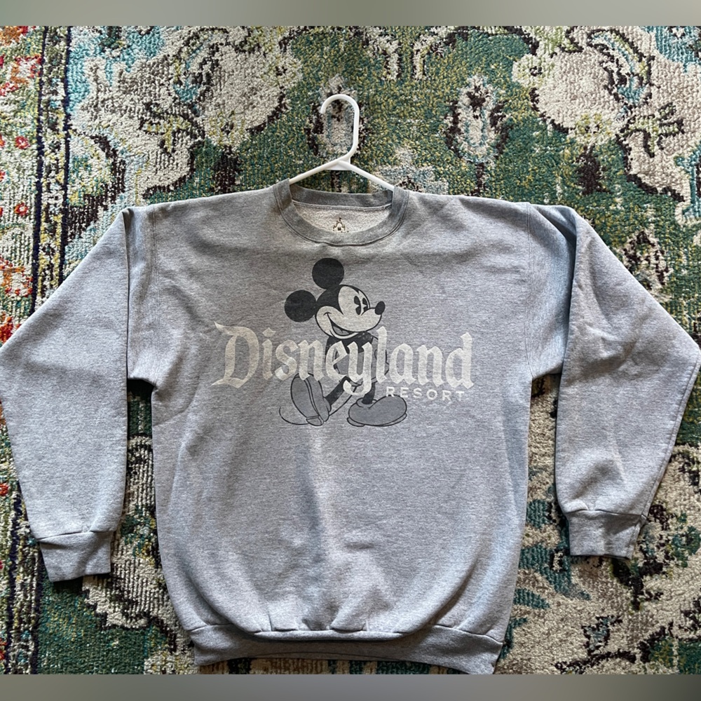 Disneyland Mickey Mouse Pullover Sweater